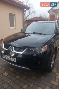 Позашляховик / Кросовер Mitsubishi Outlander XL 2008 в 
