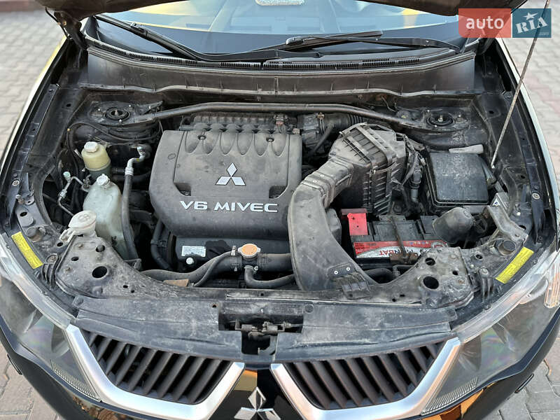 Позашляховик / Кросовер Mitsubishi Outlander XL 2008 в Хмельницькому