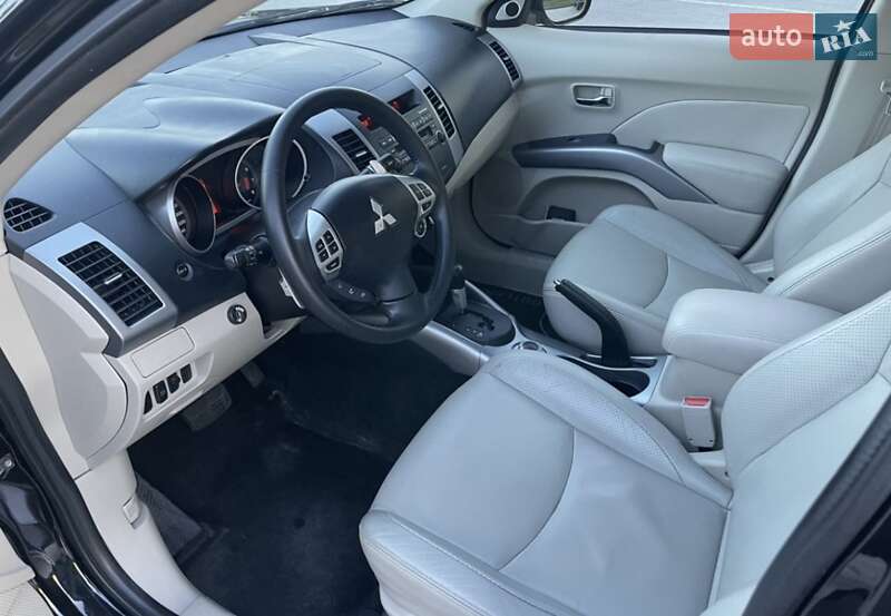 Позашляховик / Кросовер Mitsubishi Outlander XL 2007 в Києві