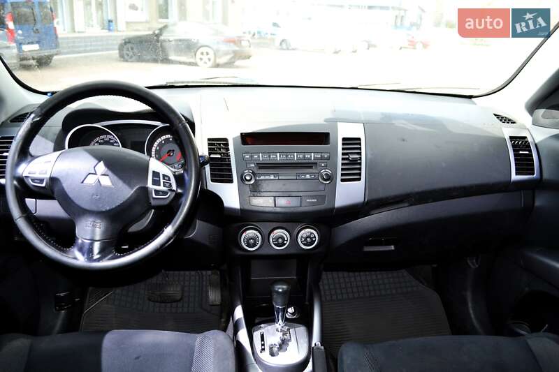 Внедорожник / Кроссовер Mitsubishi Outlander XL 2008 в Киеве