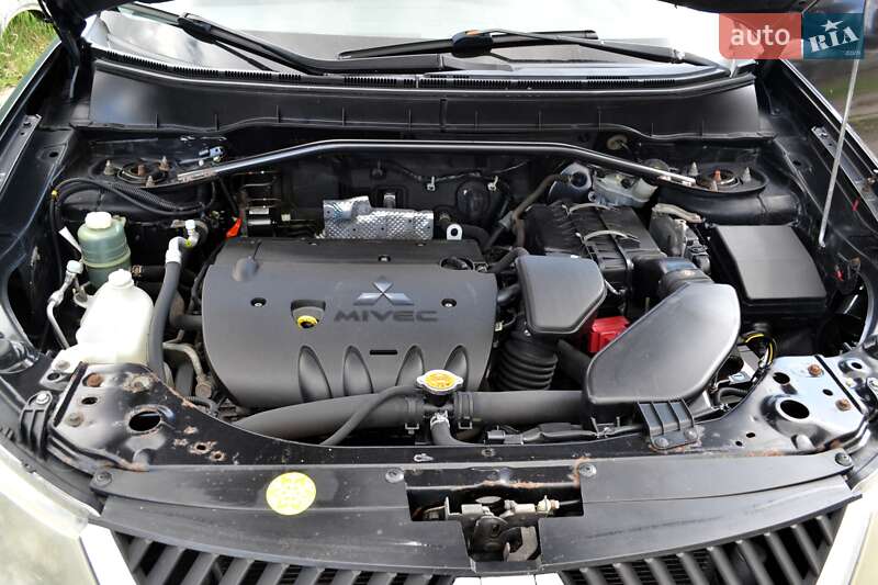 Внедорожник / Кроссовер Mitsubishi Outlander XL 2008 в Киеве