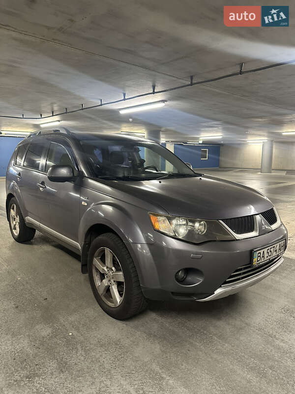Позашляховик / Кросовер Mitsubishi Outlander XL 2007 в Кропивницькому