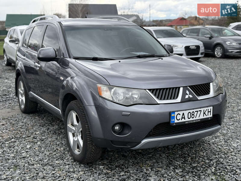 Внедорожник / Кроссовер Mitsubishi Outlander XL 2008 в 