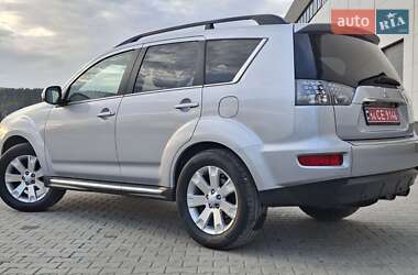 Внедорожник / Кроссовер Mitsubishi Outlander XL 2012 в 