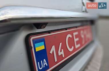 Внедорожник / Кроссовер Mitsubishi Outlander XL 2012 в 