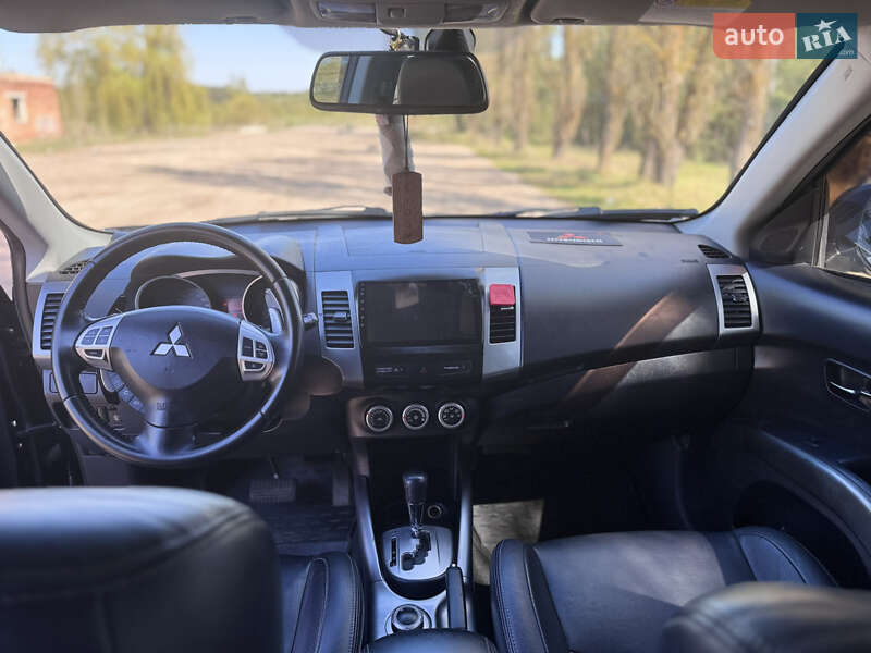 Позашляховик / Кросовер Mitsubishi Outlander XL 2008 в Охтирці