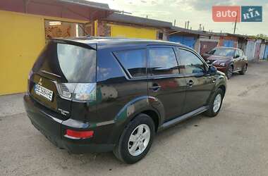 Внедорожник / Кроссовер Mitsubishi Outlander XL 2011 в 