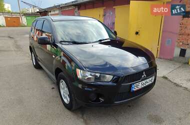 Внедорожник / Кроссовер Mitsubishi Outlander XL 2011 в 