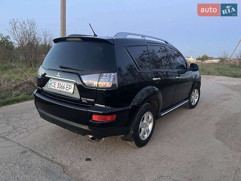 Внедорожник / Кроссовер Mitsubishi Outlander XL 2010 в Черновцах