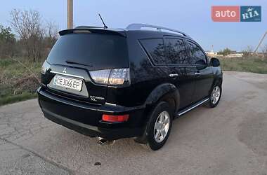 Позашляховик / Кросовер Mitsubishi Outlander XL 2010 в 