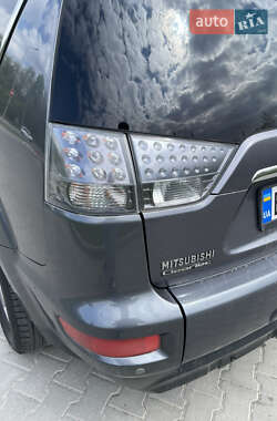 Внедорожник / Кроссовер Mitsubishi Outlander XL 2010 в 