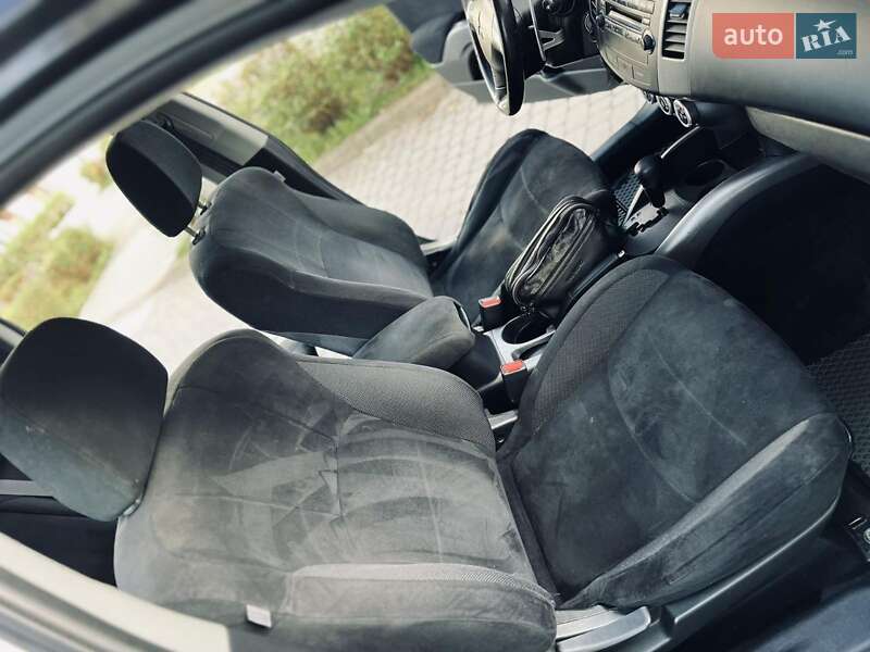 Внедорожник / Кроссовер Mitsubishi Outlander XL 2007 в Днепре