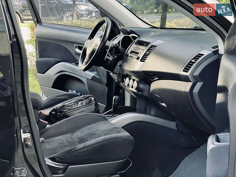 Внедорожник / Кроссовер Mitsubishi Outlander XL 2007 в Днепре