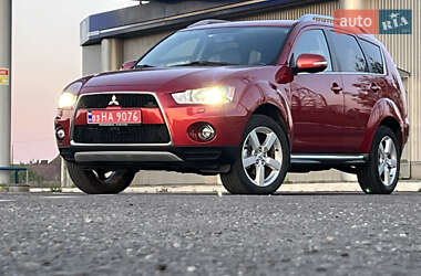 Позашляховик / Кросовер Mitsubishi Outlander XL 2010 в Рівному