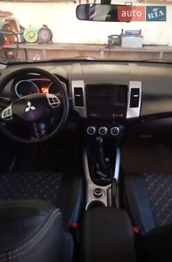 Внедорожник / Кроссовер Mitsubishi Outlander XL 2008 в 