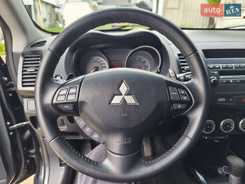 Внедорожник / Кроссовер Mitsubishi Outlander XL 2007 в Одессе
