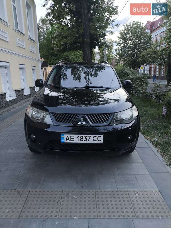 Позашляховик / Кросовер Mitsubishi Outlander XL 2007 в Дніпрі
