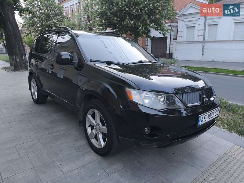 Позашляховик / Кросовер Mitsubishi Outlander XL 2007 в Дніпрі