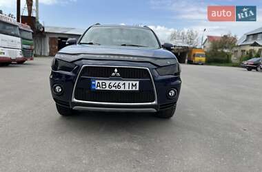 Позашляховик / Кросовер Mitsubishi Outlander XL 2011 в 