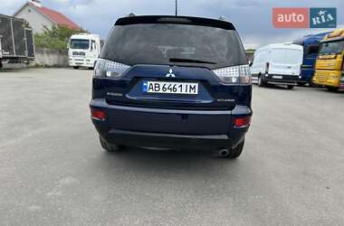 Позашляховик / Кросовер Mitsubishi Outlander XL 2011 в 