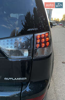 Позашляховик / Кросовер Mitsubishi Outlander XL 2008 в 