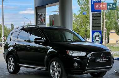 Позашляховик / Кросовер Mitsubishi Outlander XL 2010 в Миколаєві