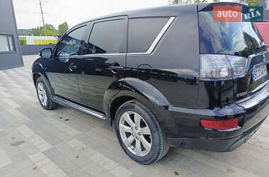 Внедорожник / Кроссовер Mitsubishi Outlander XL 2011 в 