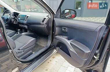 Внедорожник / Кроссовер Mitsubishi Outlander XL 2011 в 