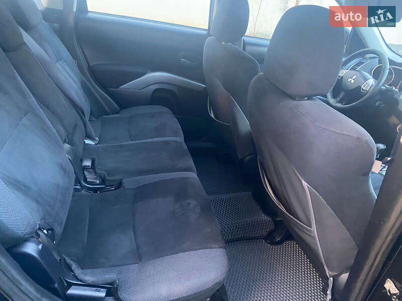 Позашляховик / Кросовер Mitsubishi Outlander XL 2008 в Одесі