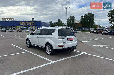 Внедорожник / Кроссовер Mitsubishi Outlander XL 2010 в 
