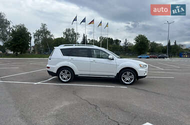 Внедорожник / Кроссовер Mitsubishi Outlander XL 2010 в 