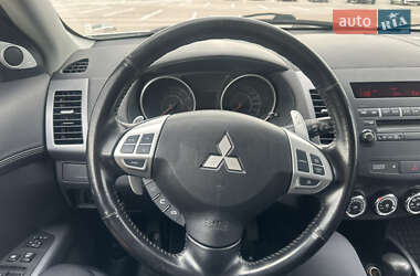 Внедорожник / Кроссовер Mitsubishi Outlander XL 2010 в 