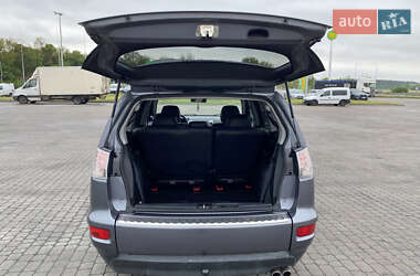 Внедорожник / Кроссовер Mitsubishi Outlander XL 2009 в 