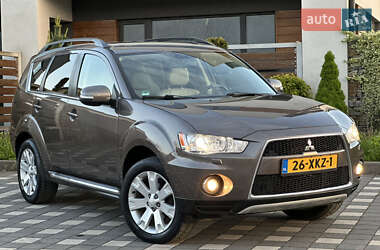 Внедорожник / Кроссовер Mitsubishi Outlander XL 2011 в 