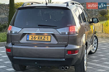 Внедорожник / Кроссовер Mitsubishi Outlander XL 2011 в 