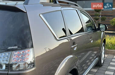Внедорожник / Кроссовер Mitsubishi Outlander XL 2011 в 