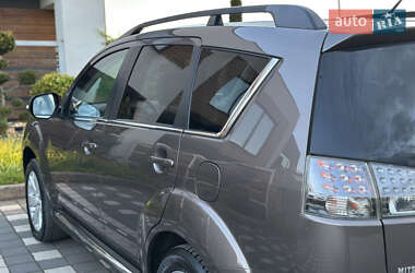 Внедорожник / Кроссовер Mitsubishi Outlander XL 2011 в 