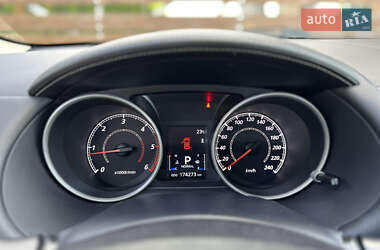 Внедорожник / Кроссовер Mitsubishi Outlander XL 2011 в 