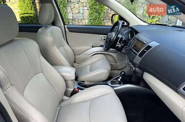 Внедорожник / Кроссовер Mitsubishi Outlander XL 2011 в 