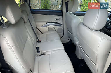 Внедорожник / Кроссовер Mitsubishi Outlander XL 2011 в 