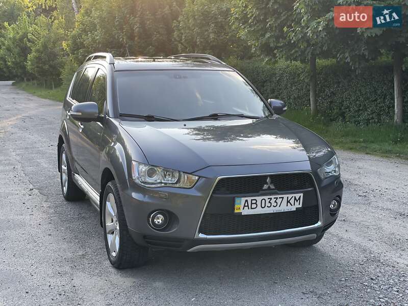 Внедорожник / Кроссовер Mitsubishi Outlander XL 2011 в Виннице