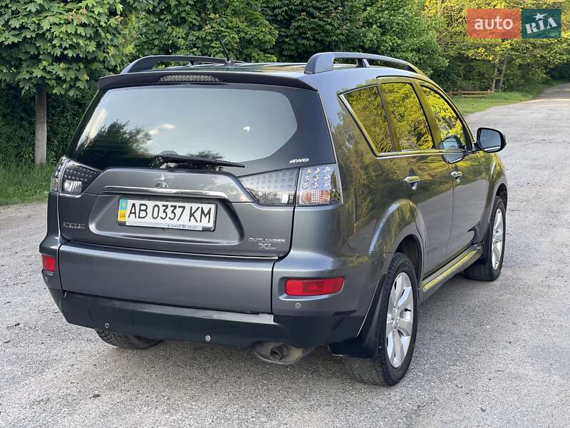 Внедорожник / Кроссовер Mitsubishi Outlander XL 2011 в Виннице