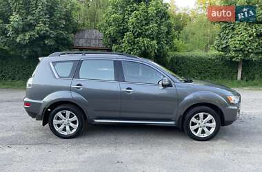 Внедорожник / Кроссовер Mitsubishi Outlander XL 2011 в 