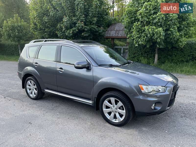 Внедорожник / Кроссовер Mitsubishi Outlander XL 2011 в Виннице