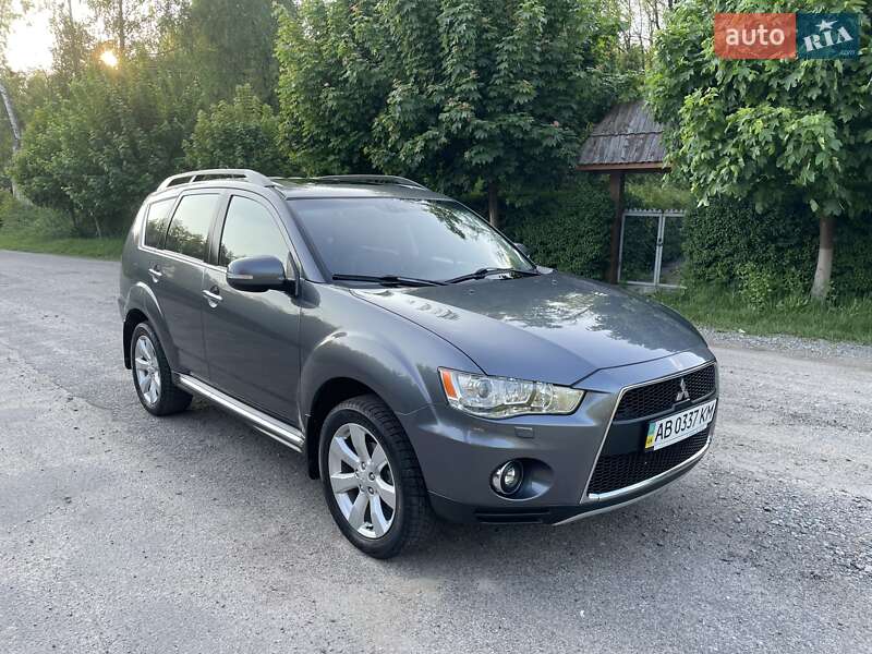 Внедорожник / Кроссовер Mitsubishi Outlander XL 2011 в Виннице