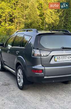 Внедорожник / Кроссовер Mitsubishi Outlander XL 2011 в 