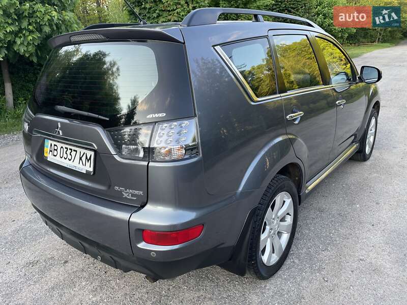Внедорожник / Кроссовер Mitsubishi Outlander XL 2011 в Виннице