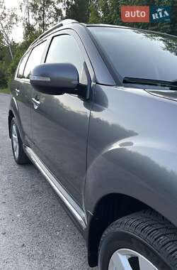 Внедорожник / Кроссовер Mitsubishi Outlander XL 2011 в 