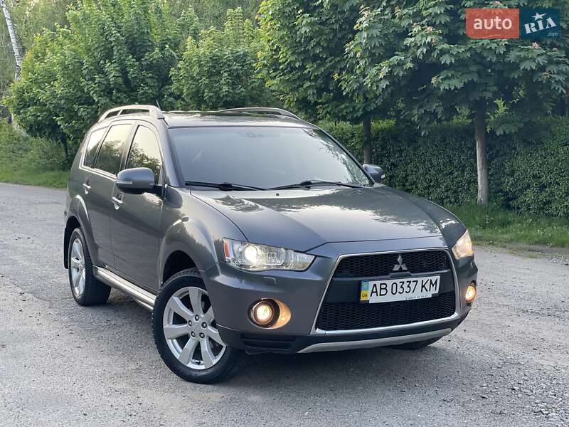 Внедорожник / Кроссовер Mitsubishi Outlander XL 2011 в Виннице