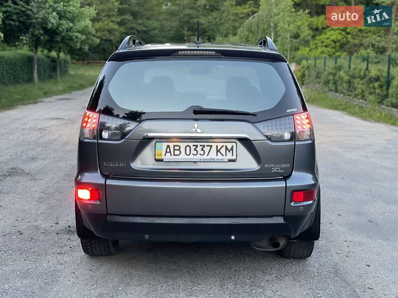 Внедорожник / Кроссовер Mitsubishi Outlander XL 2011 в Виннице